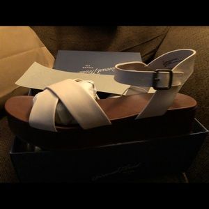 Universal Thread Billi Sandles